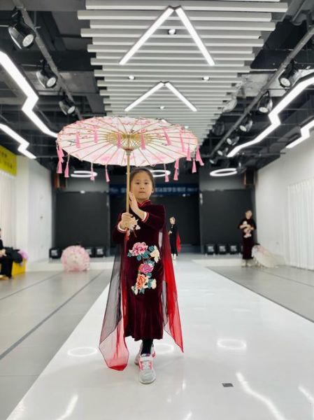 少儿模特培训哪家好_少儿模特几岁学最合适