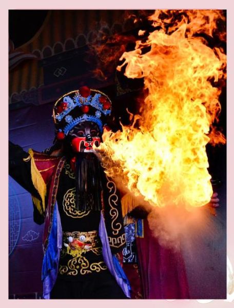 变脸是怎么表演的_川剧变脸原理揭秘