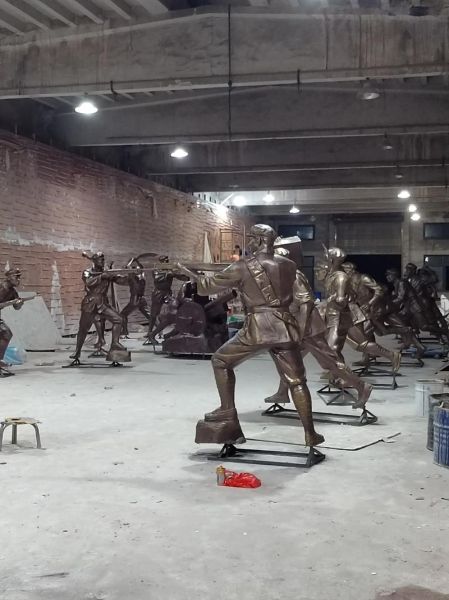 钢铁的艺术是什么_如何欣赏钢铁雕塑