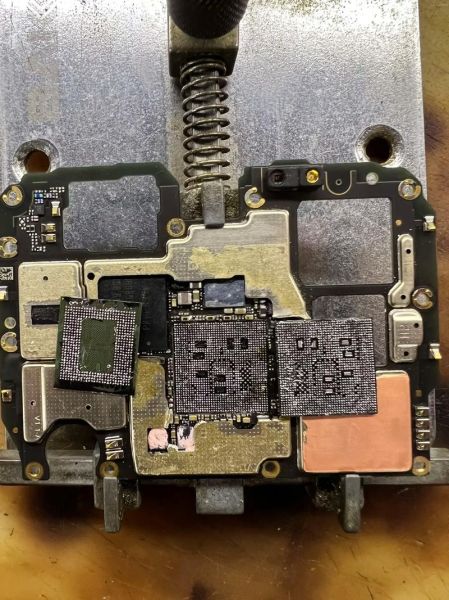 手机主板芯片级维修教程_手机进水后主板如何修复