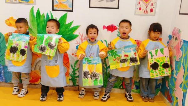 小班艺术绘画怎么教_适合3-4岁儿童的绘画活动