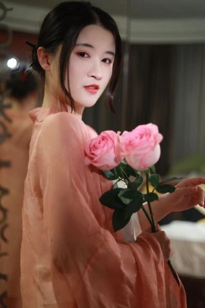 艺术女人视频怎么拍_女性艺术短视频拍摄技巧