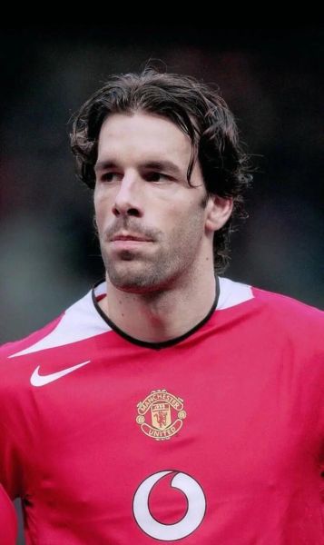 荷兰历史球星大全_荷兰足球传奇有哪些