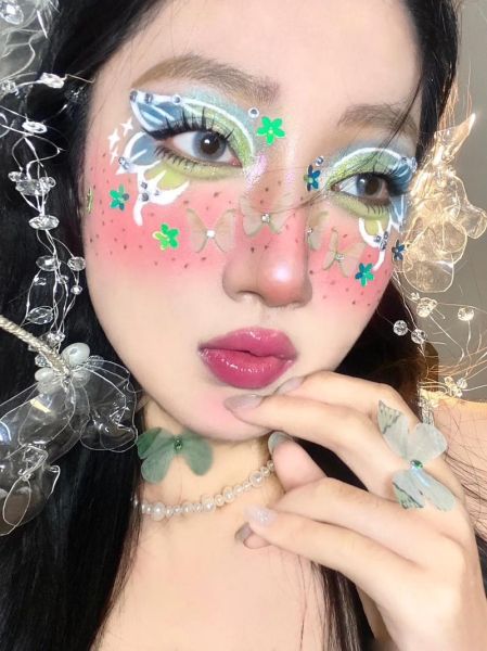 艺术彩妆怎么画_艺术彩妆适合什么场合