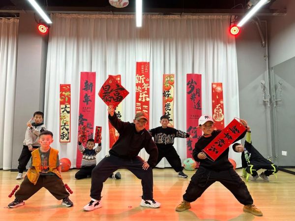 新年艺术培训哪家好_零基础如何快速入门