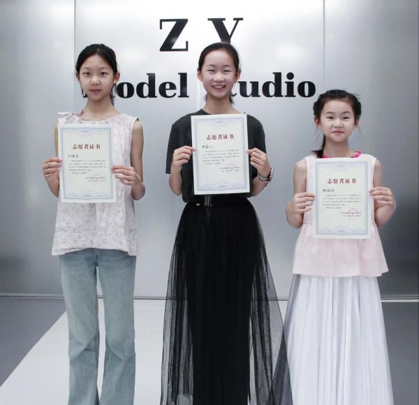 少儿艺术模特培训哪家好_几岁学模特最合适