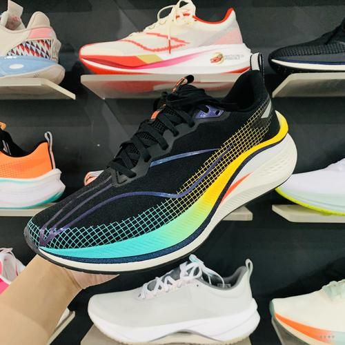 李宁科技跑鞋怎么样_李宁科技跑鞋值得买吗