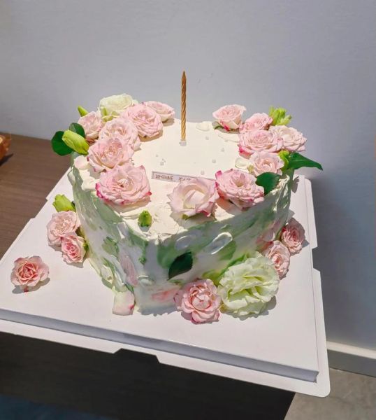 艺术花朵蛋糕怎么做_适合送女生的生日蛋糕推荐