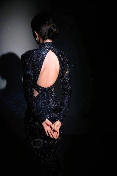 艺术裸背怎么拍_艺术裸背文案怎么写