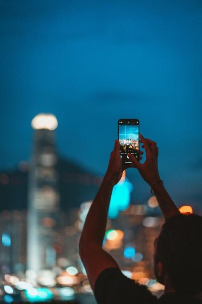 如何用手机拍出电影感风景视频_手机拍风景视频技巧