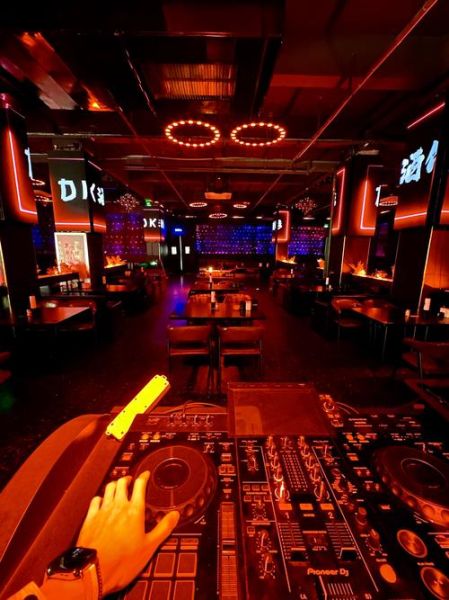 艺术音乐酒吧怎么玩_艺术音乐酒吧消费高吗