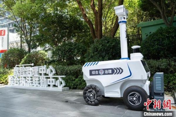 智能巡逻机器人有哪些功能_如何选购巡逻科技产品