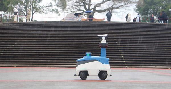 智能巡逻机器人有哪些功能_如何选购巡逻科技产品