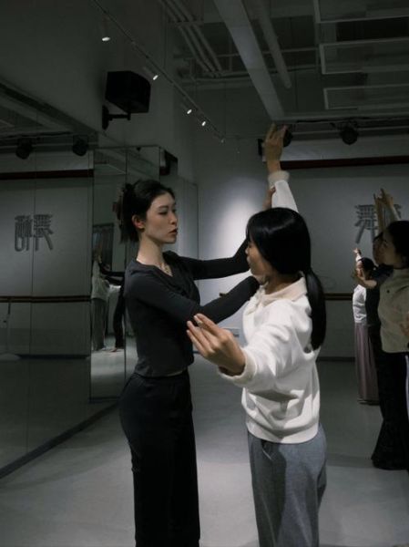 舞蹈艺术培训哪家好_零基础学舞蹈多久能学会